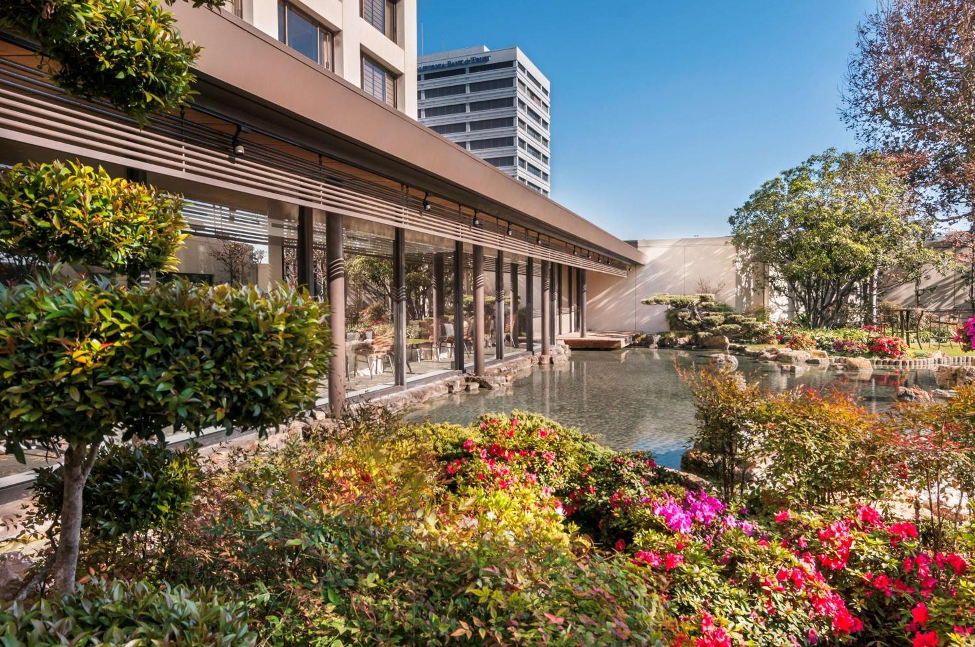 Doubletree By Hilton Los Angeles Downtown Exterior photo